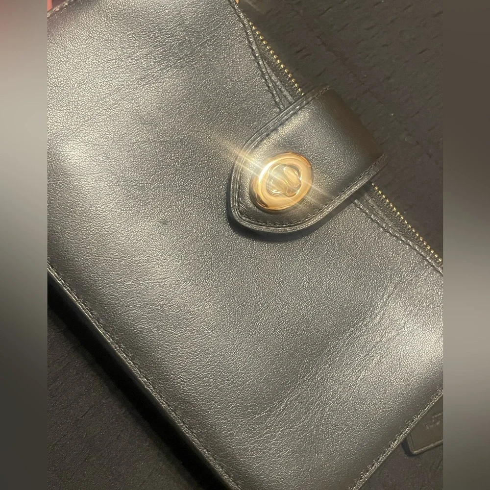 Coach slim turnlock wallet/bag with gold chain crossbody - Picture 4 of 4
